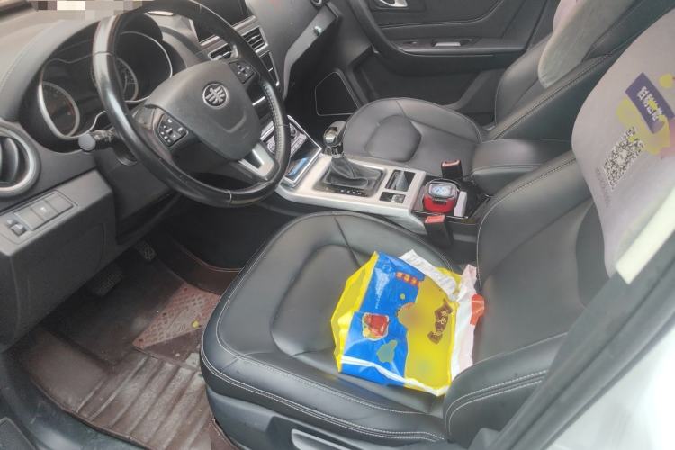 Used Bestune X40 2019 1.6L Automatic Luxury Version China V Emission Standard Left Front Seat