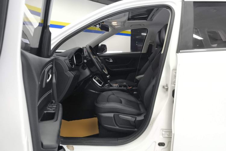 Used Bestune X40 2019 1.6L Automatic Connected Smart Cool Version China V Emission Standard Left Front Seat