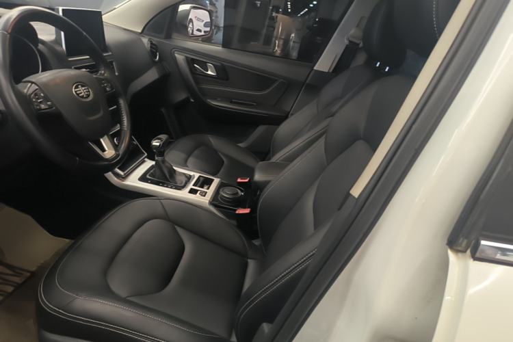 Used Bestune X40 2019 1.6L Automatic Luxury Version China V Emission Standard Left Front Seat