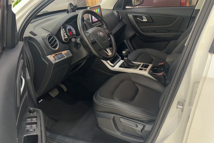 Used Bestune X40 2019 1.6L Automatic Connected Smart Cool Version China V Emission Standard Left Front Seat