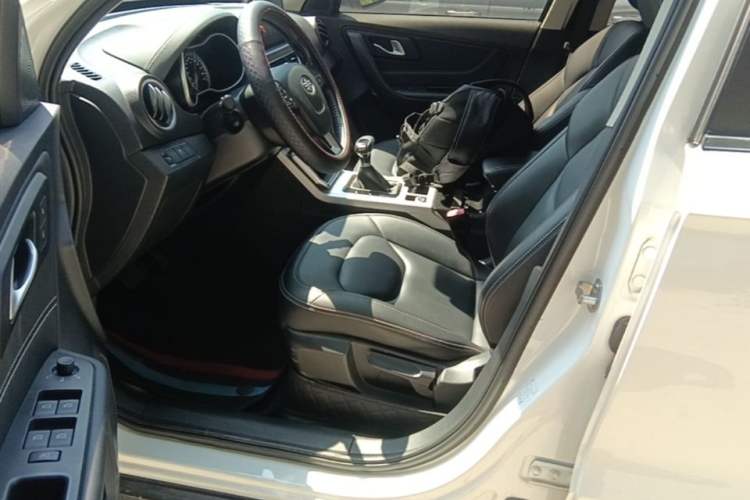 Used Bestune X40 2019 1.6L Automatic Luxury Edition China VI Left Front Seat