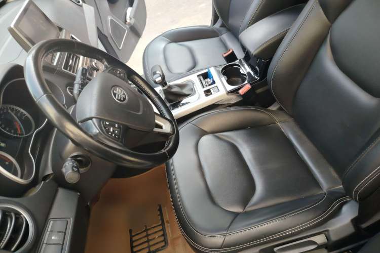 Used Bestune X40 2019 1.6L Automatic Connected Smart Cool Version China V Emission Standard Left Front Seat