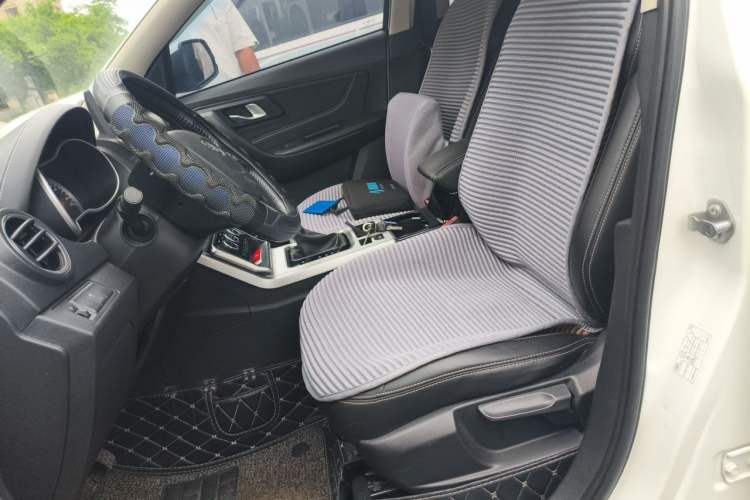 Used Bestune X40 2019 1.6L Automatic Luxury Version China V Emission Standard Left Front Seat