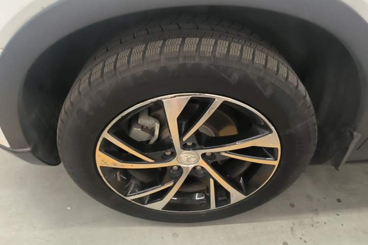Used Bestune X40 2019 1.6L Automatic Luxury Version China V Emission Standard Left Front Wheel Hub