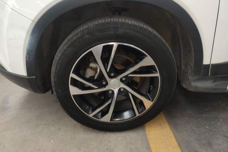 Used Bestune X40 2019 1.6L Manual Luxury Edition China V Left Front Wheel Hub