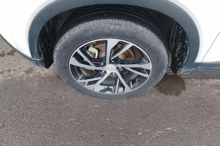 Used Bestune X40 2019 1.6L Automatic Luxury Version China V Emission Standard Left Front Wheel Hub