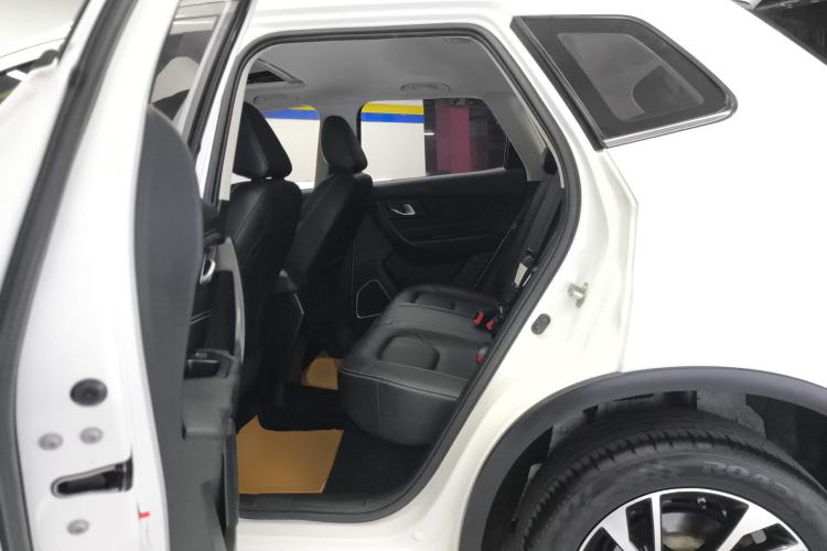Used Bestune X40 2019 1.6L Automatic Connected Smart Cool Version China V Emission Standard Left Rear Seat