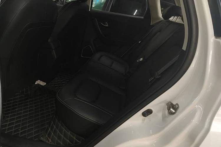 Used Bestune X40 2019 1.6L Automatic Luxury Edition China VI Left Rear Seat