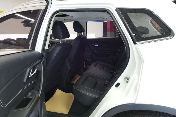 Used Bestune X40 2019 1.6L Automatic Luxury Version China V Emission Standard Left Rear Seat