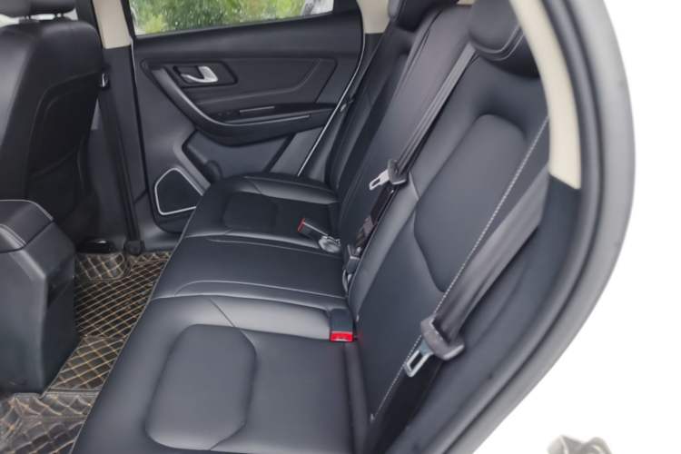 Used Bestune X40 2019 1.6L Automatic Luxury Version China V Emission Standard Left Rear Seat