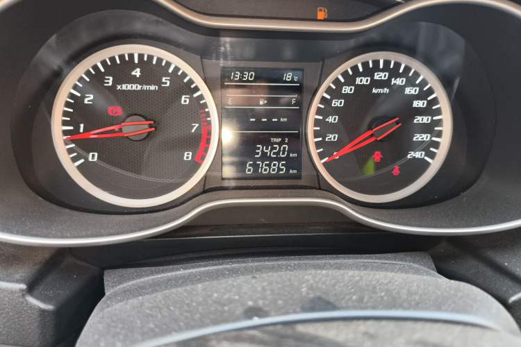 Used Bestune X40 2019 1.6L Manual Luxury Edition China V Odometer Close Up