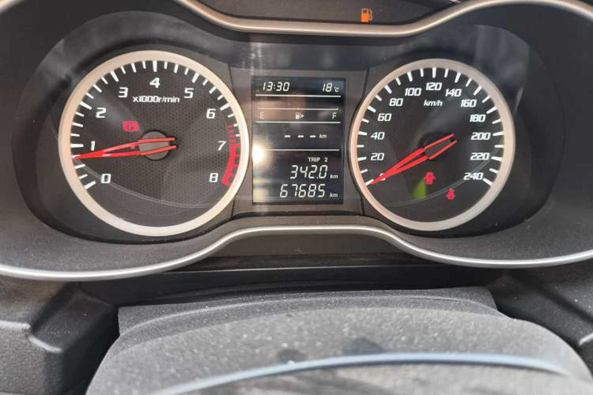 Used Bestune X40 2019 1.6L Manual Luxury Edition China V Odometer Close Up
