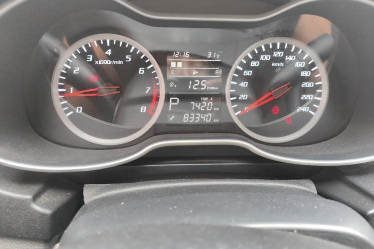 Used Bestune X40 2019 1.6L Automatic Luxury Version China V Emission Standard Odometer Close Up