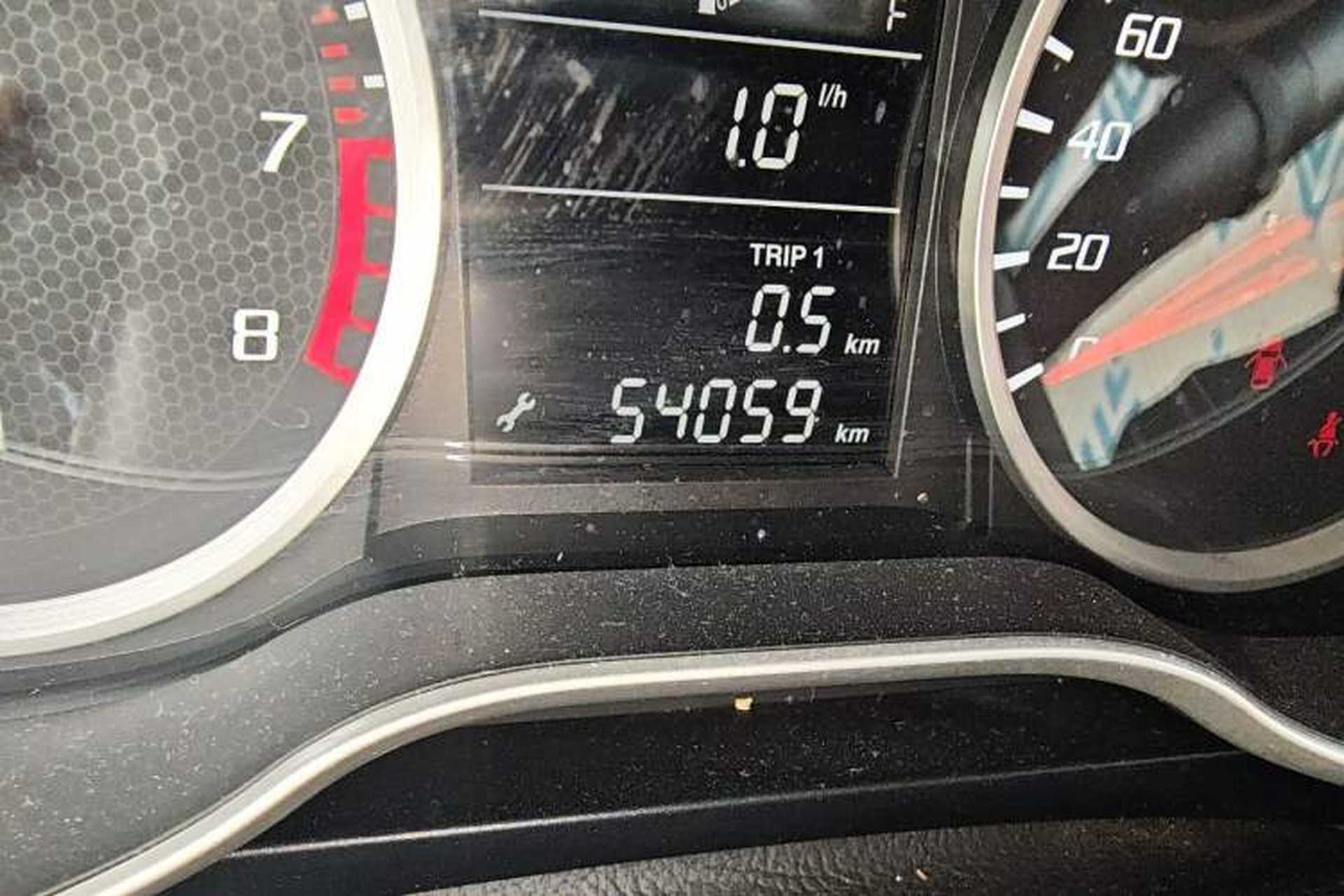Used Bestune X40 2019 1.6L Manual Luxury Edition China V Odometer Close Up