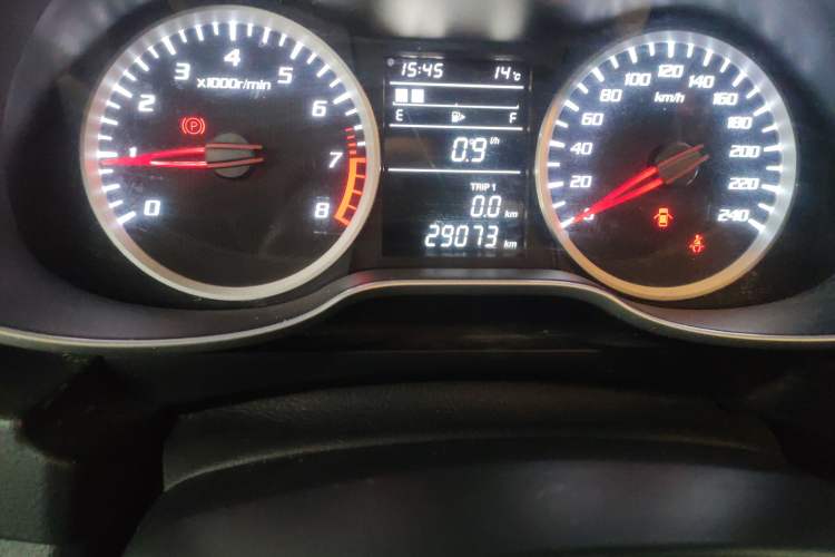 Used Bestune X40 2019 1.6L Manual Luxury Edition China V Odometer Close Up