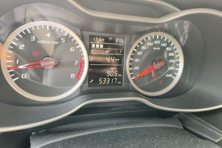 Used Bestune X40 2019 1.6L Manual Luxury Edition China VI Odometer Close Up