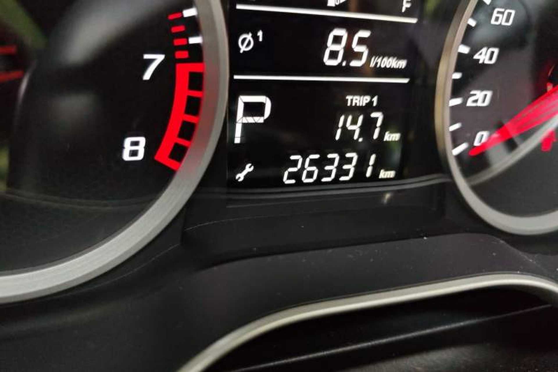 Used Bestune X40 2019 1.6L Automatic Connected Smart Cool Version China V Emission Standard Odometer Close Up