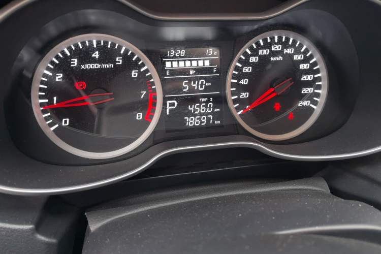 Used Bestune X40 2019 1.6L Automatic Luxury Version China V Emission Standard Odometer Close Up