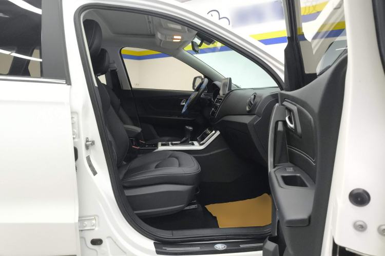 Used Bestune X40 2019 1.6L Automatic Luxury Version China V Emission Standard Right Front Seat
