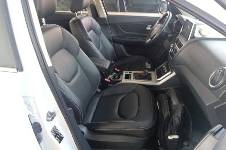 Used Bestune X40 2019 1.6L Automatic Luxury Edition China VI Right Front Seat