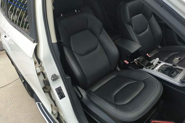 Used Bestune X40 2019 1.6L Automatic Luxury Edition China VI Right Front Seat