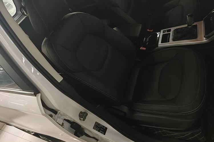 Used Bestune X40 2019 1.6L Automatic Luxury Edition China VI Right Front Seat