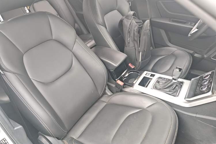 Used Bestune X40 2019 1.6L Automatic Luxury Version China V Emission Standard Right Front Seat