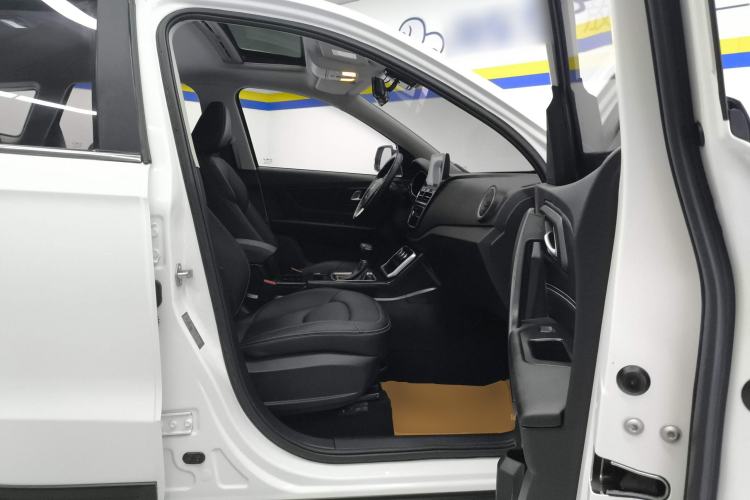 Used Bestune X40 2019 1.6L Automatic Connected Smart Cool Version China V Emission Standard Right Front Seat