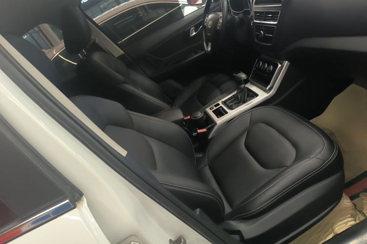 Used Bestune X40 2019 1.6L Automatic Luxury Version China V Emission Standard Right Front Seat