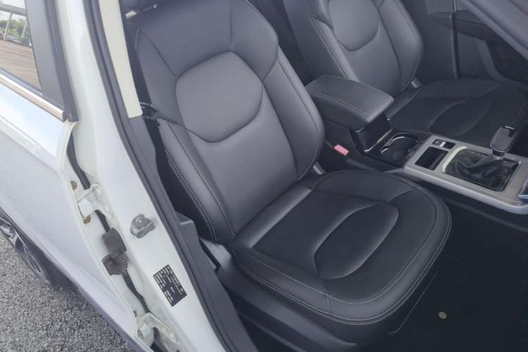 Used Bestune X40 2019 1.6L Automatic Luxury Version China V Emission Standard Right Front Seat