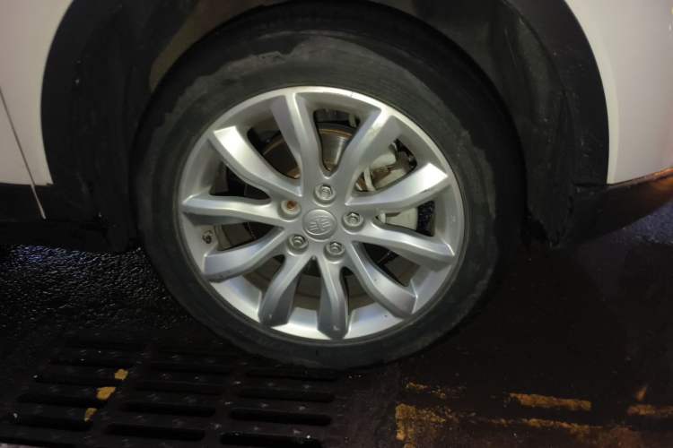 Used Bestune X40 2019 1.6L Automatic Luxury Edition China VI Right Front Wheel Hub
