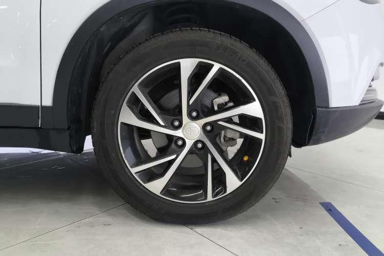 Used Bestune X40 2019 1.6L Automatic Luxury Version China V Emission Standard Right Front Wheel Hub
