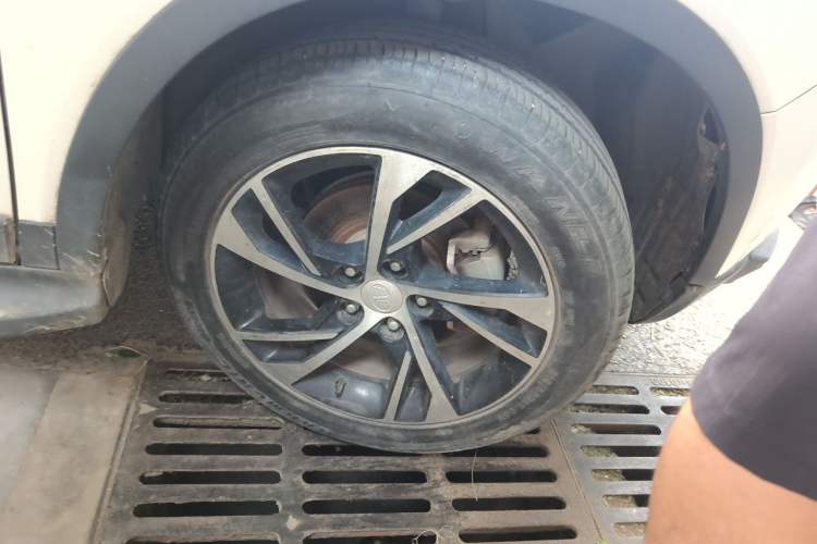 Used Bestune X40 2019 1.6L Automatic Luxury Version China V Emission Standard Right Front Wheel Hub