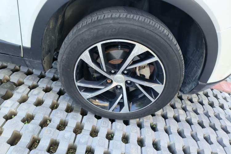 Used Bestune X40 2019 1.6L Automatic Luxury Version China V Emission Standard Right Front Wheel Hub
