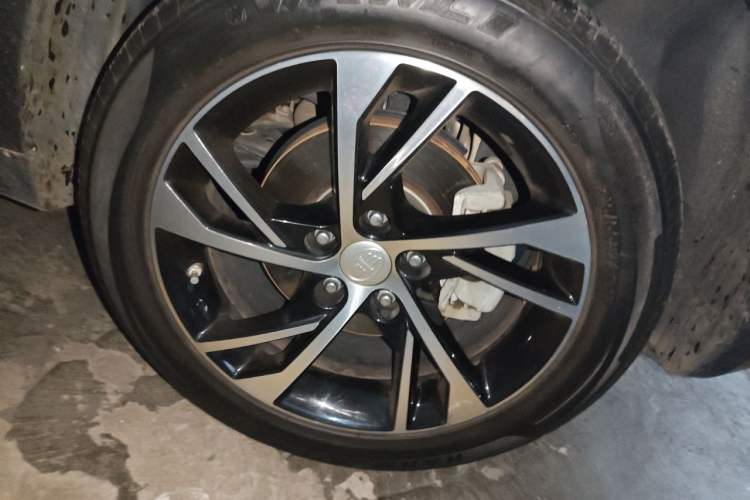 Used Bestune X40 2019 1.6L Automatic Connected Smart Cool Version China V Emission Standard Right Front Wheel Hub
