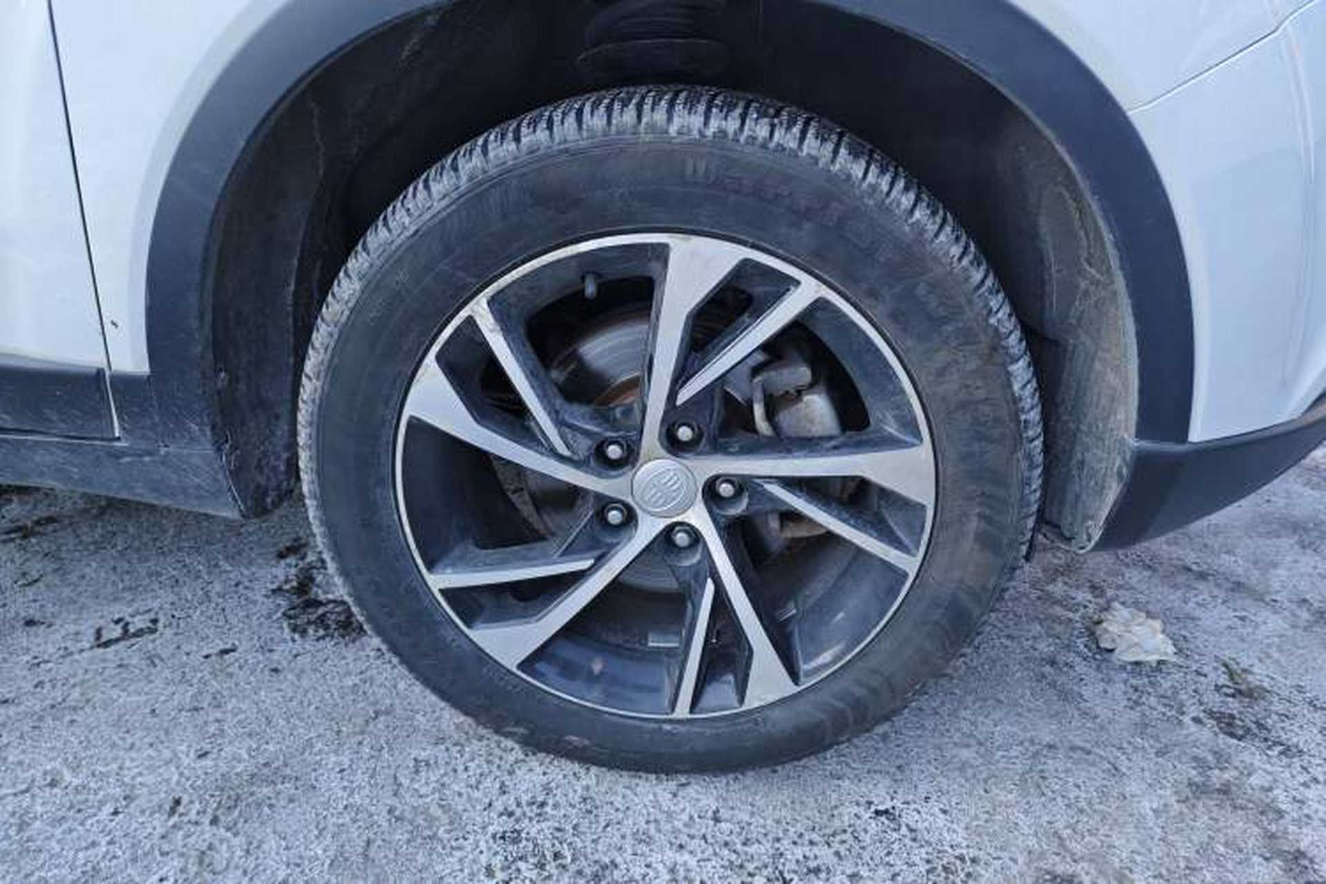 Used Bestune X40 2019 1.6L Automatic Luxury Version China V Emission Standard Right Front Wheel Hub