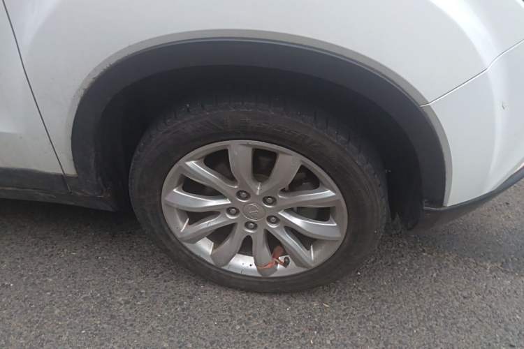 Used Bestune X40 2019 1.6L Manual Connected Smart Cool Version China VI Emission Standard Right Front Wheel Hub