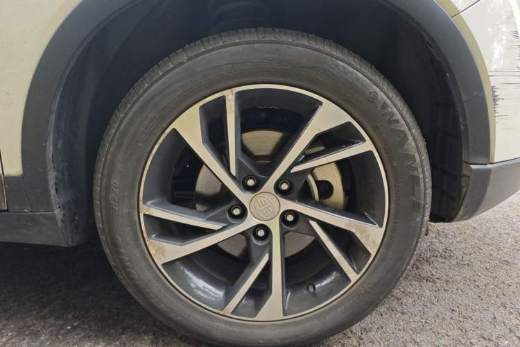 Used Bestune X40 2019 1.6L Automatic Connected Smart Cool Version China V Emission Standard Right Front Wheel Hub