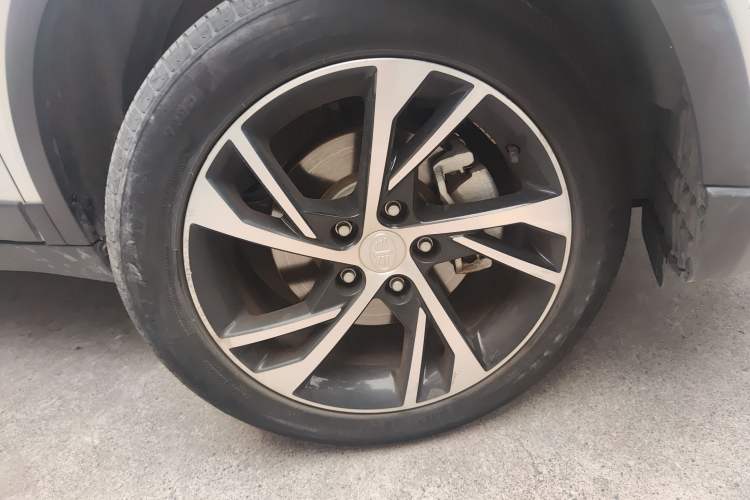 Used Bestune X40 2019 1.6L Automatic Luxury Version China V Emission Standard Right Front Wheel Hub