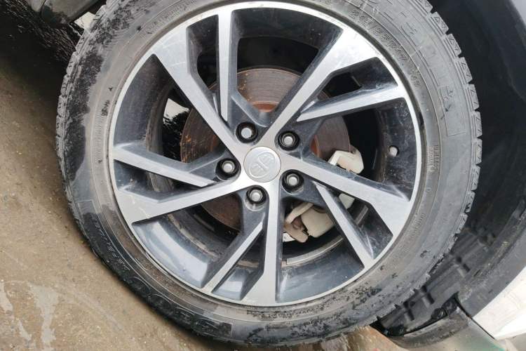Used Bestune X40 2019 1.6L Automatic Luxury Version China V Emission Standard Right Front Wheel Hub