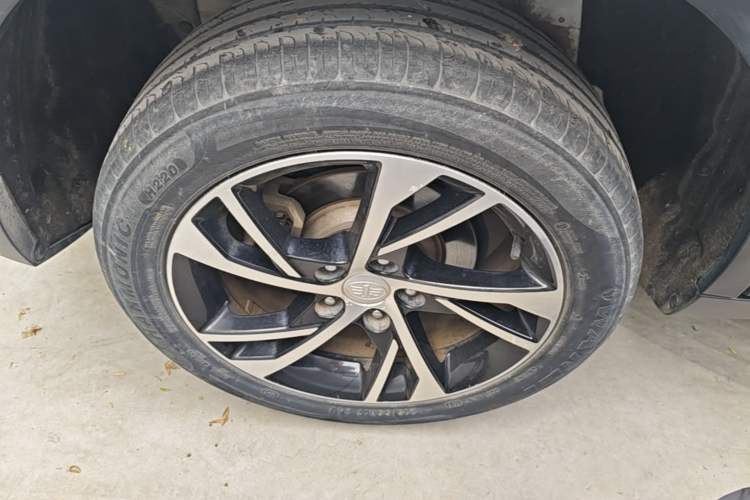 Used Bestune X40 2019 1.6L Automatic Luxury Version China V Emission Standard Right Rear Wheel Hub