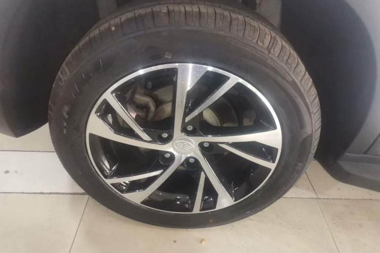 Used Bestune X40 2019 1.6L Automatic Luxury Edition China VI Right Rear Wheel Hub