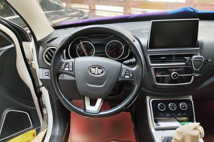 Used Bestune X40 2019 1.6L Manual Luxury Edition China VI Steering Wheel