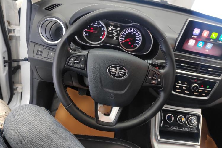 Used Bestune X40 2019 1.6L Manual Luxury Edition China V Steering Wheel