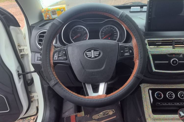 Used Bestune X40 2019 1.6L Automatic Luxury Version China V Emission Standard Steering Wheel