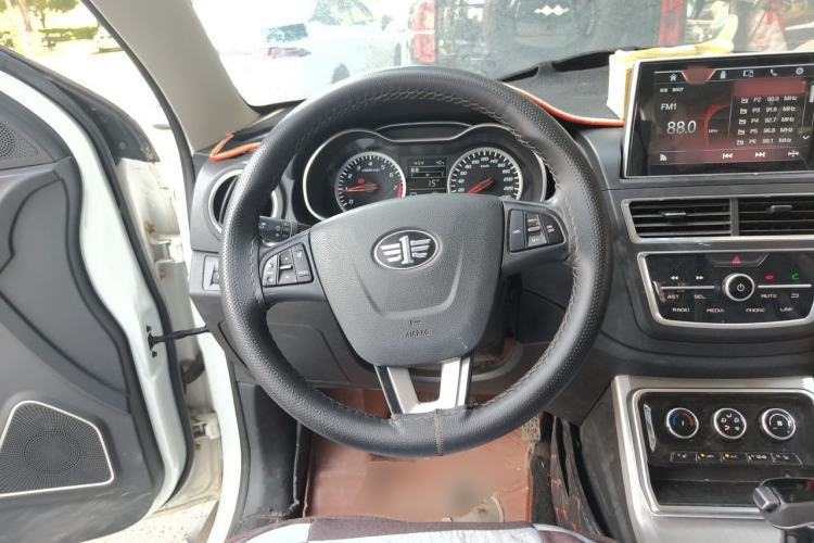 Used Bestune X40 2019 1.6L Automatic Luxury Version China V Emission Standard Steering Wheel