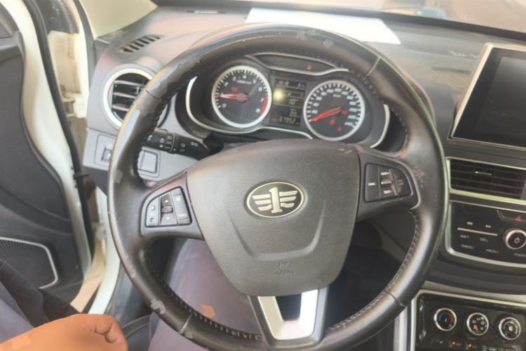 Used Bestune X40 2019 1.6L Manual Luxury Edition China VI Steering Wheel