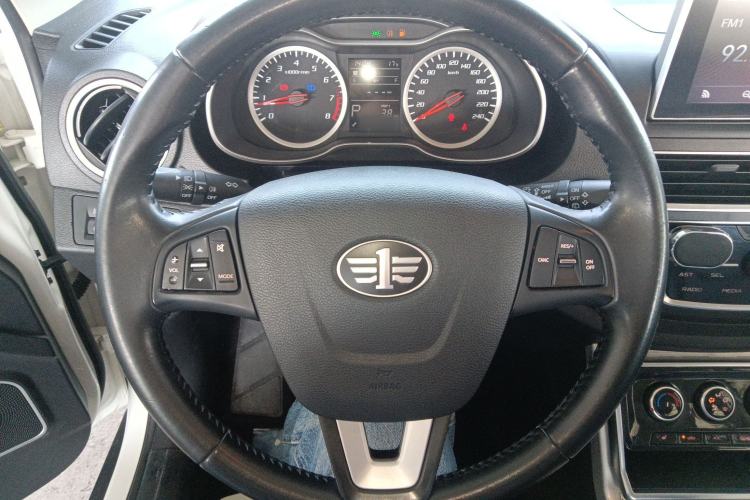 Used Bestune X40 2019 1.6L Automatic Luxury Edition China VI Steering Wheel