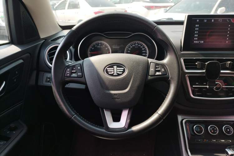 Used Bestune X40 2019 1.6L Automatic Luxury Version China V Emission Standard Steering Wheel