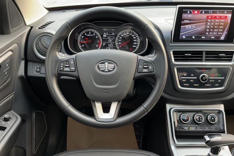 Used Bestune X40 2019 1.6L Automatic Luxury Version China V Emission Standard Steering Wheel